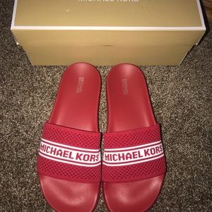 BRAND NEW Michael Kors Gilmore Slides! Size 9!